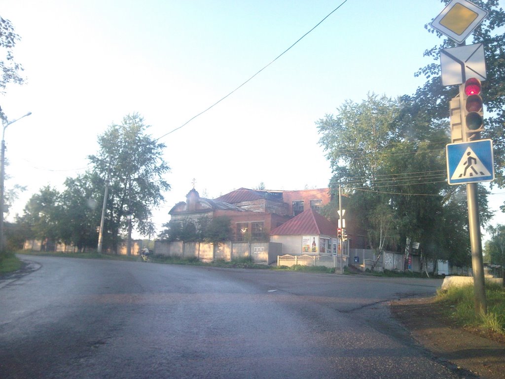 Нижние Серги. Крестовоздвиженский храм.