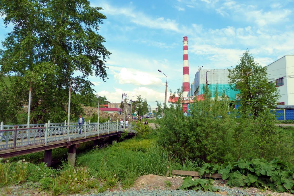 Нижние Серги. Пеший мост через Заставку.
