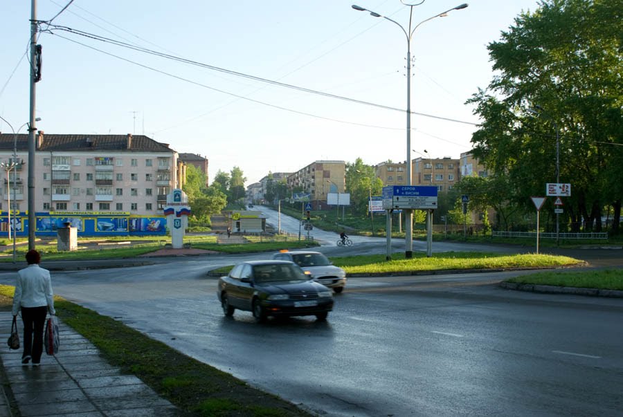 Перекрёсток улиц Октябрьской Революции, Горошникова и Красногвардейской / Crossroads of the October Revolution, the Goroshnikovs and the Krasnogvardejskaya streets (13/06/2008)
