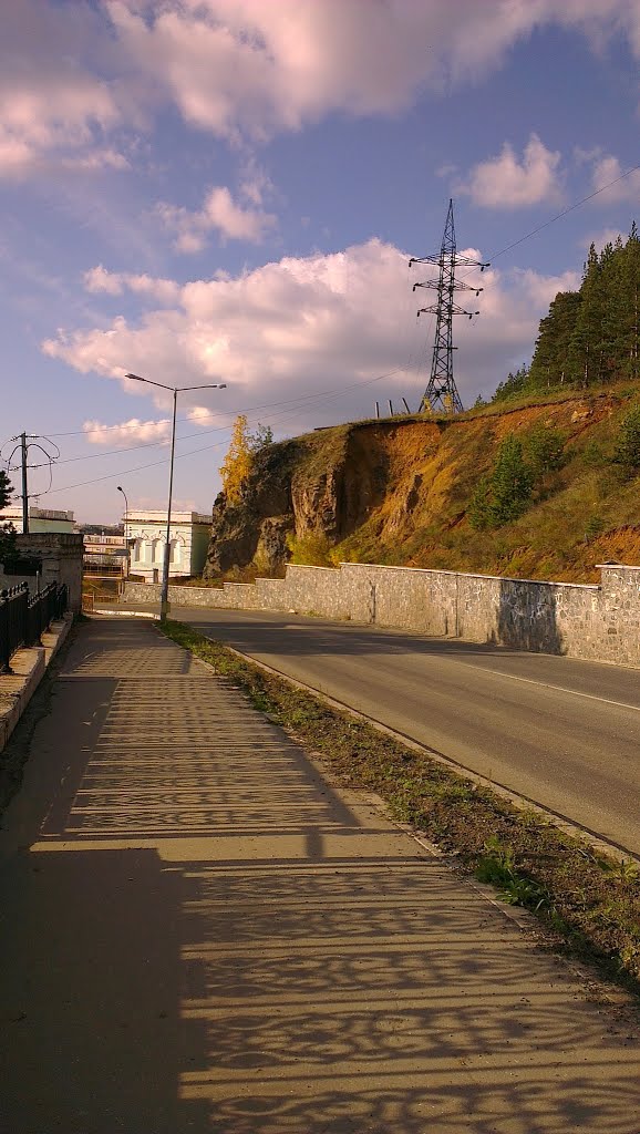 Дорога к плотине