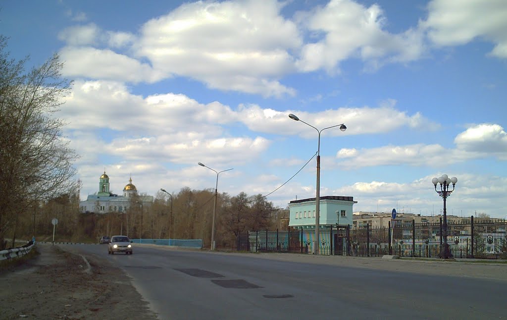 ПОЛЕВСКОЙ. Храм и плотина.