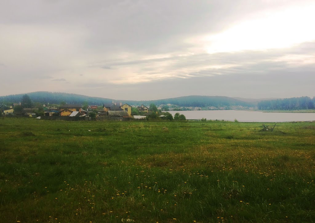Ревда. Вид на частный сектор у пруда.