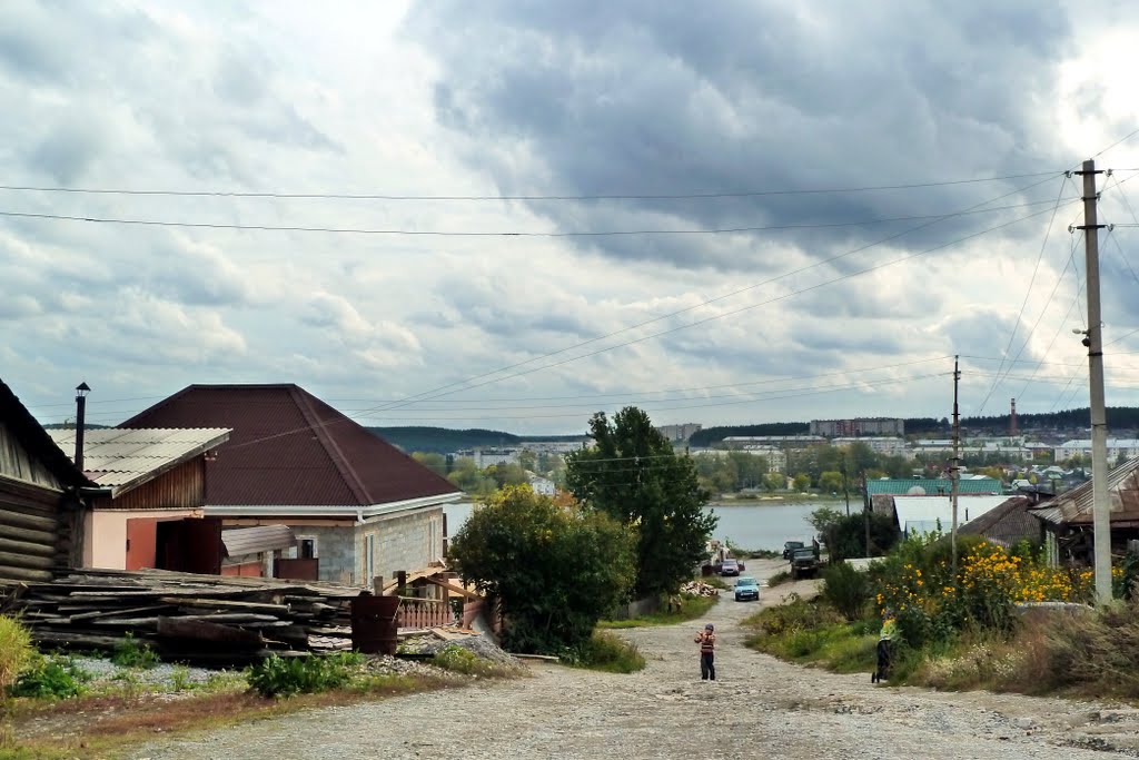 Реж. Улочка к пруду.