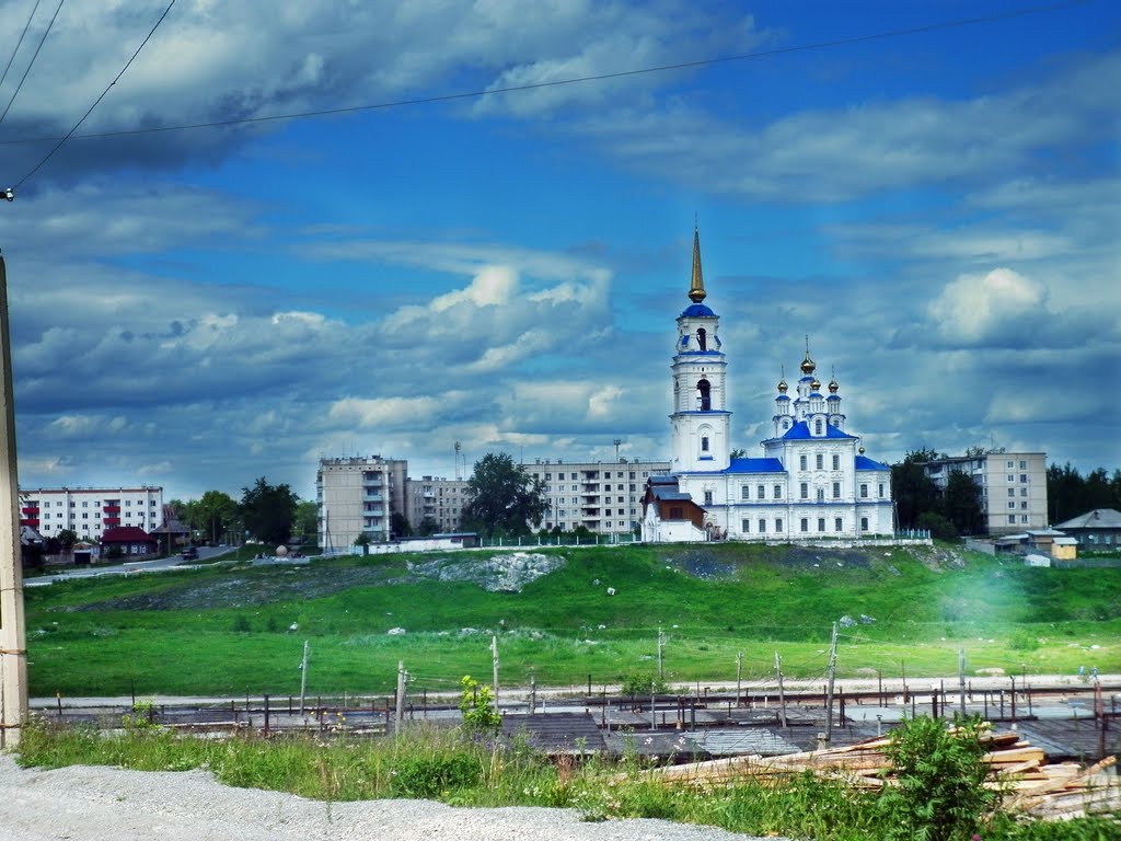 Город на вьезде с Екб.
