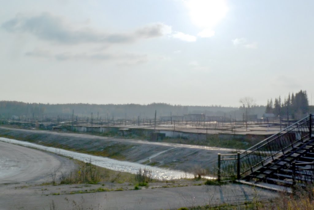 Североуральск. Река Колонга в рукотворном канале.