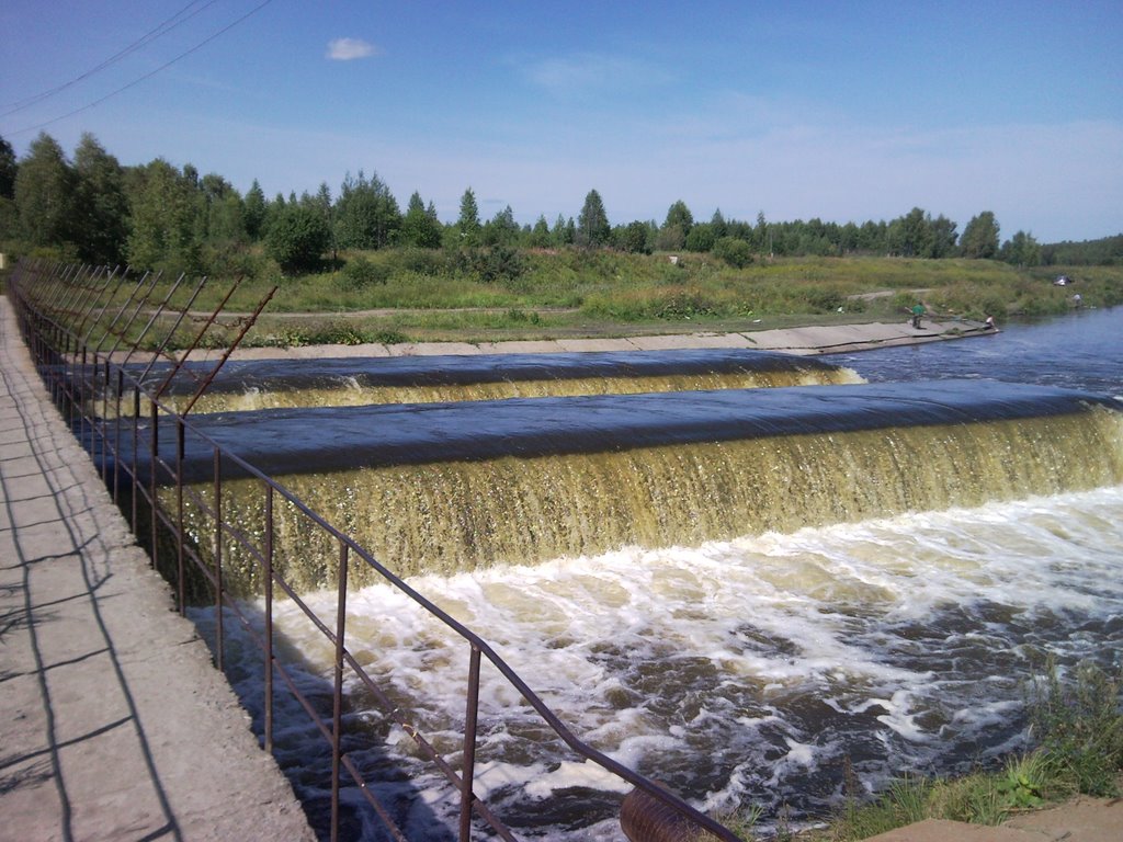 Среднеуральск. Водослив СУГРЭС.