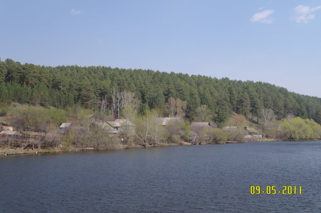 Красный камень