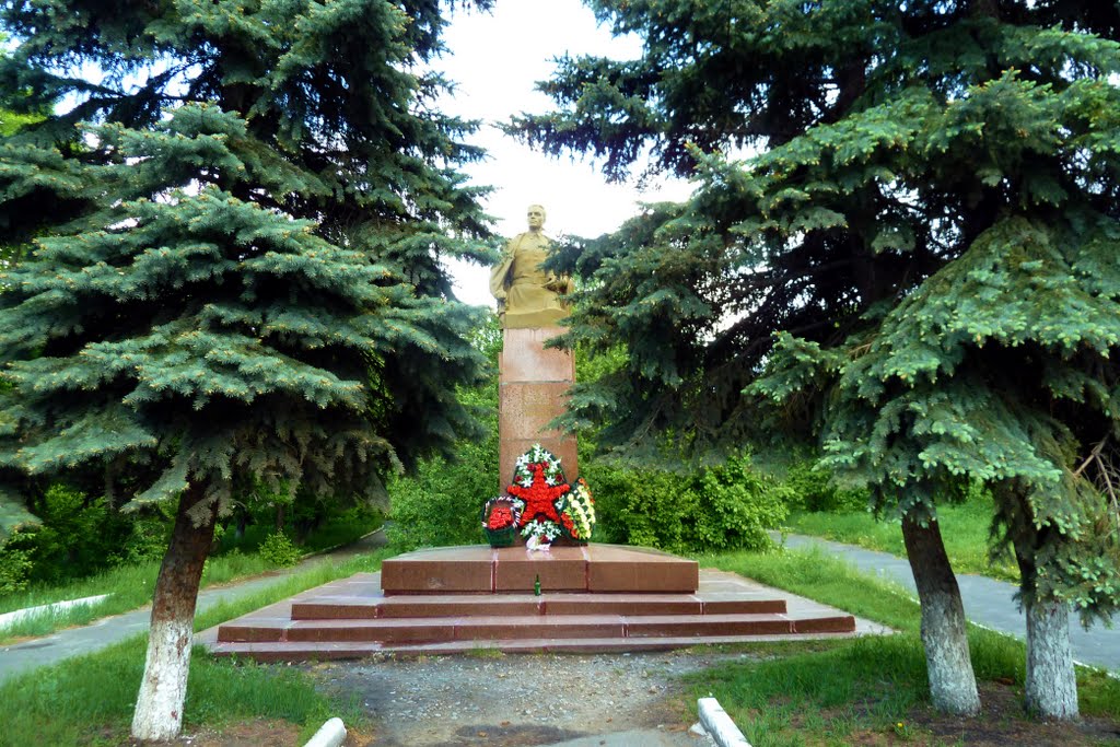 Талица. Памятник разведчику Кузнецову (Паулю Зиберту).