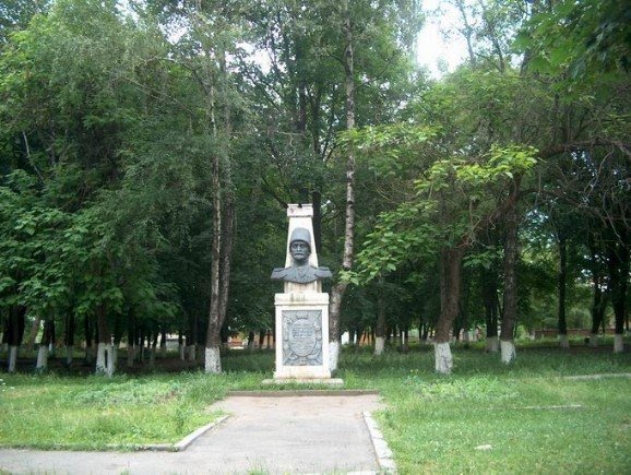 Памятник Созрыко Хоранову
