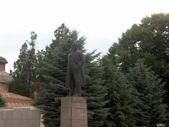 Памятник Ленину