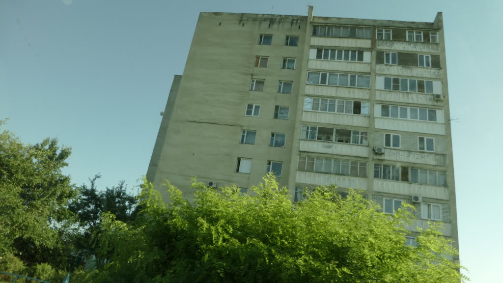 Знаменитая и единственная 9 этажка в Моздоке