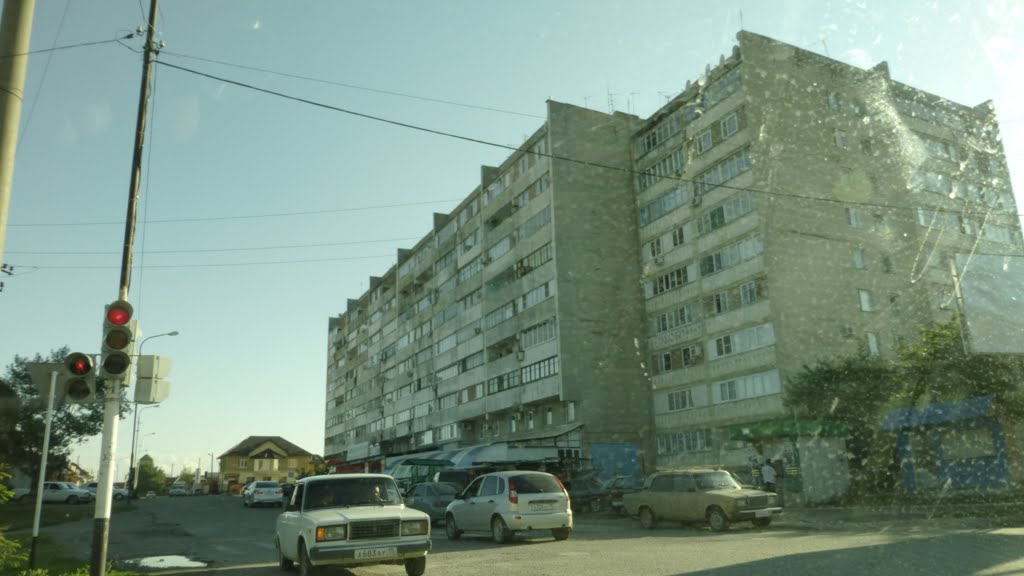 Мне чем-то напоминает здание Мичиганского Вокзала в Детройте