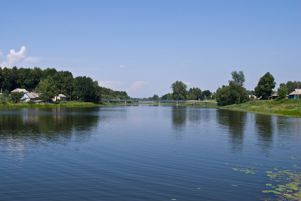 Запруженная река Десна в городе Ельня