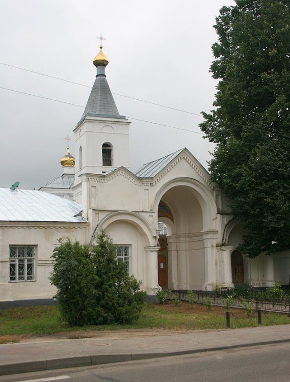 Вход в Спасо-Преображенский монастырь