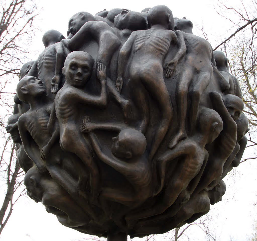 Monument to children-prisoners of nazi concentraion camps - "адский клубок"