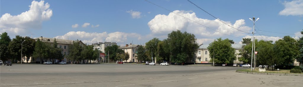 Площадь_лето_2011