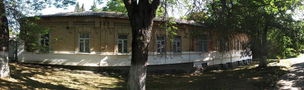 Здание больницы в Иноземцево, 2011.