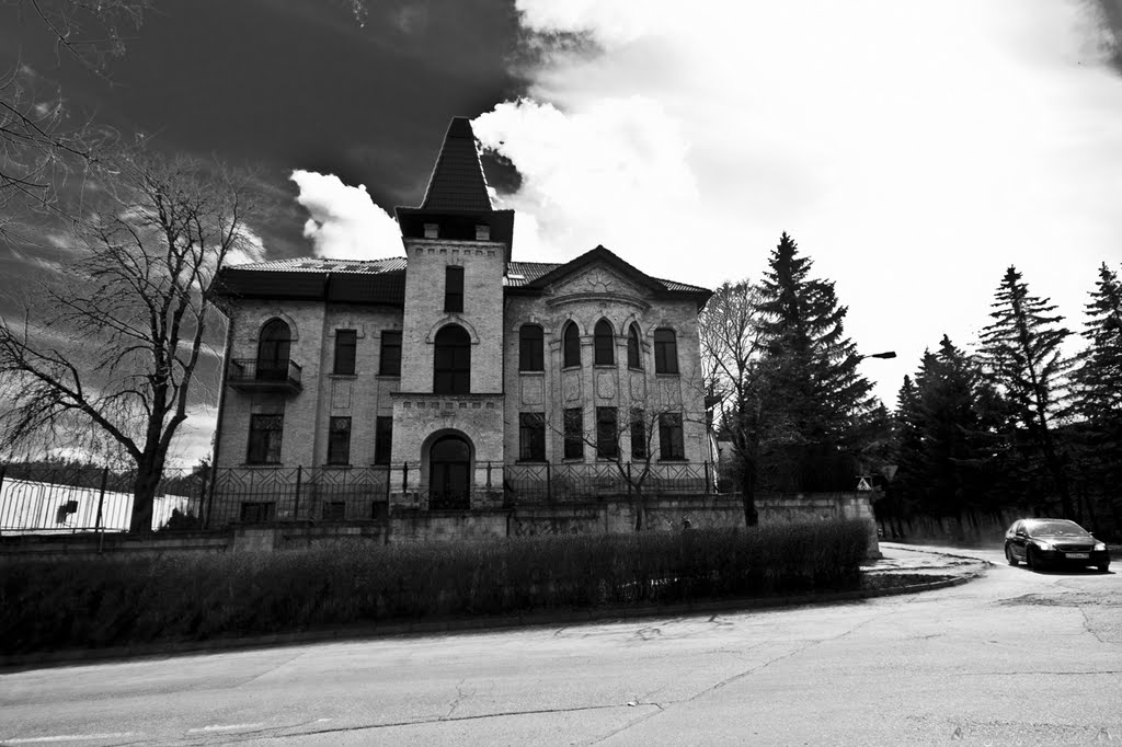 Дом с приведениями... - House with ghosts...