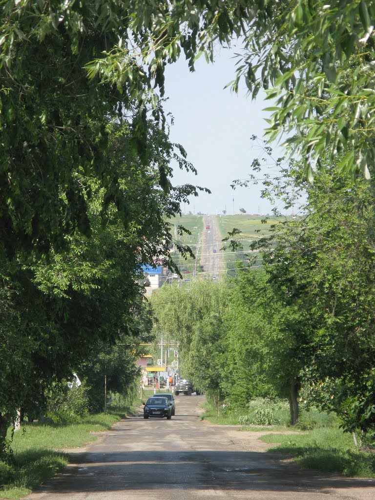 Курсавка. Вид на танк с ул. Ленина.