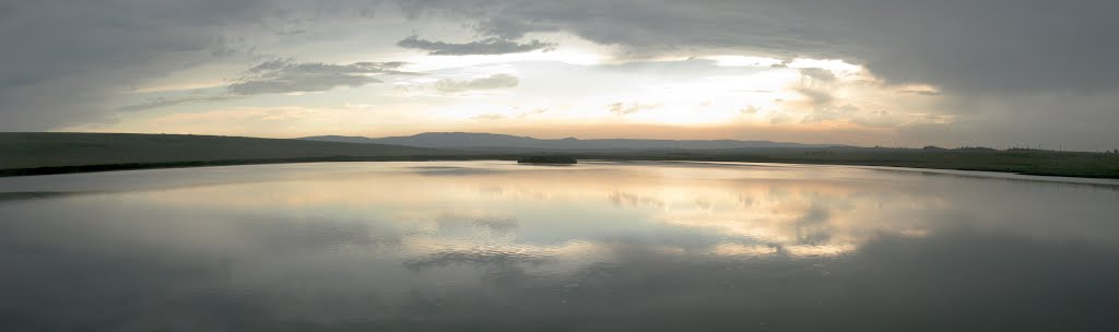 Панорама. Курсавка. Закат. Вид на воровсколесские горы с заброшенного пруда.