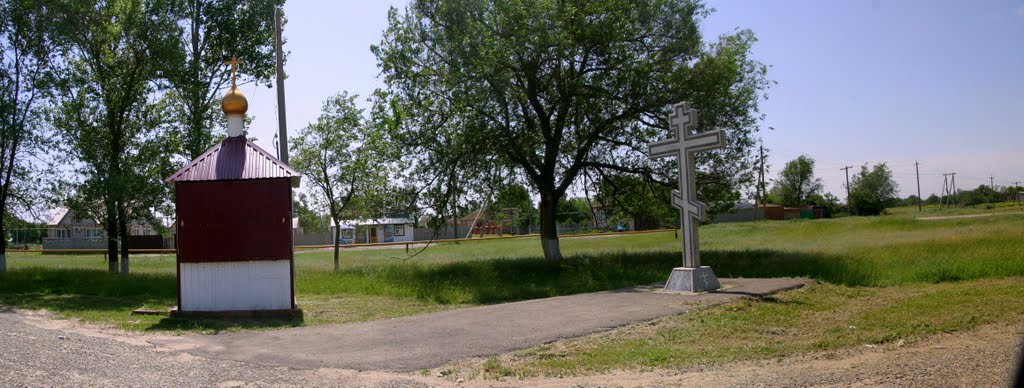 Православный крест в городе Ипатово.