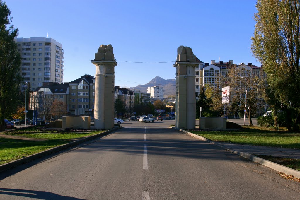 при спуске от места дуэли