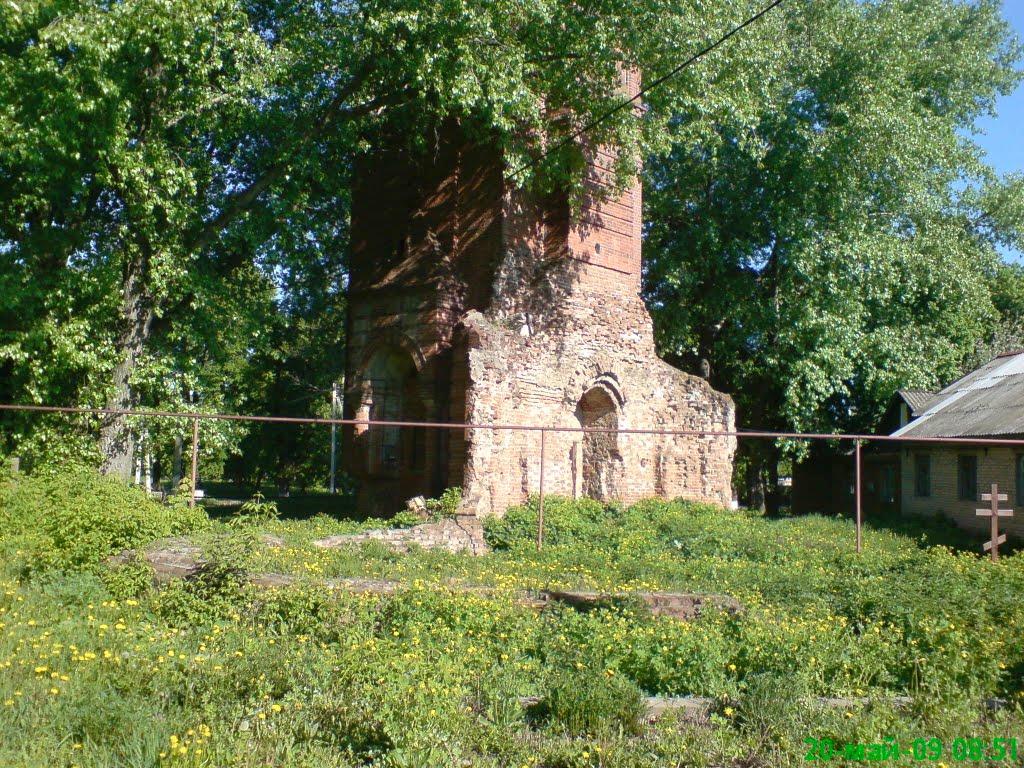 Остатки колокольни. The belltower rests.