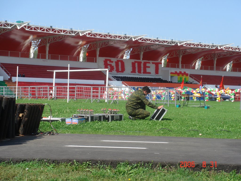 31_08_2006 подготовка салюта ко дню города