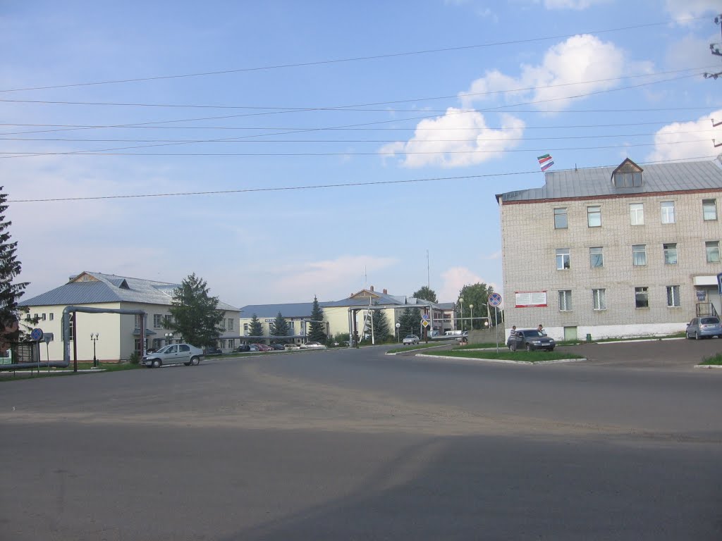 Высокая гора. Перекресток около дома правосудия.