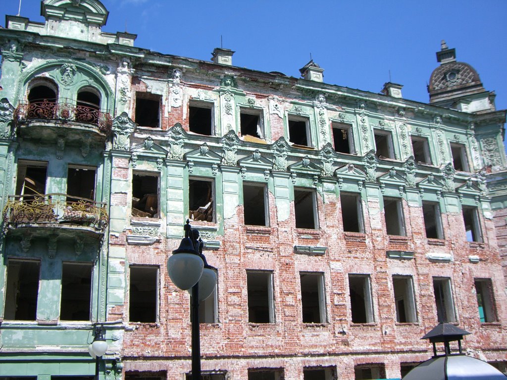 Ruin in the Baumana Street Promenade