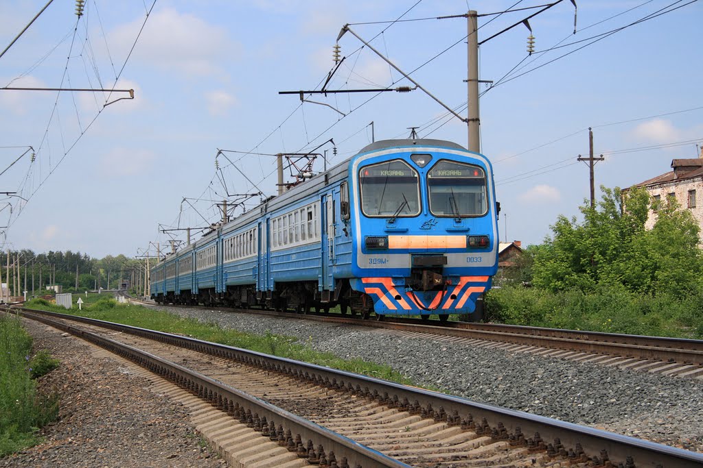 Электропоезд ЭД9М-0033 на перегоне Кукмор - Коинсар, Горьковская ЖД, Республика Татарстан. Фото сделано 26.06.2011, 13:32