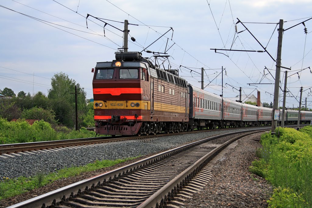 Электровоз ЧС4Т-629 на перегоне Кукмор - Коинсар, Горьковская ЖД, Республика Татарстан. Фото сделано 22.06.2011, время 10:44