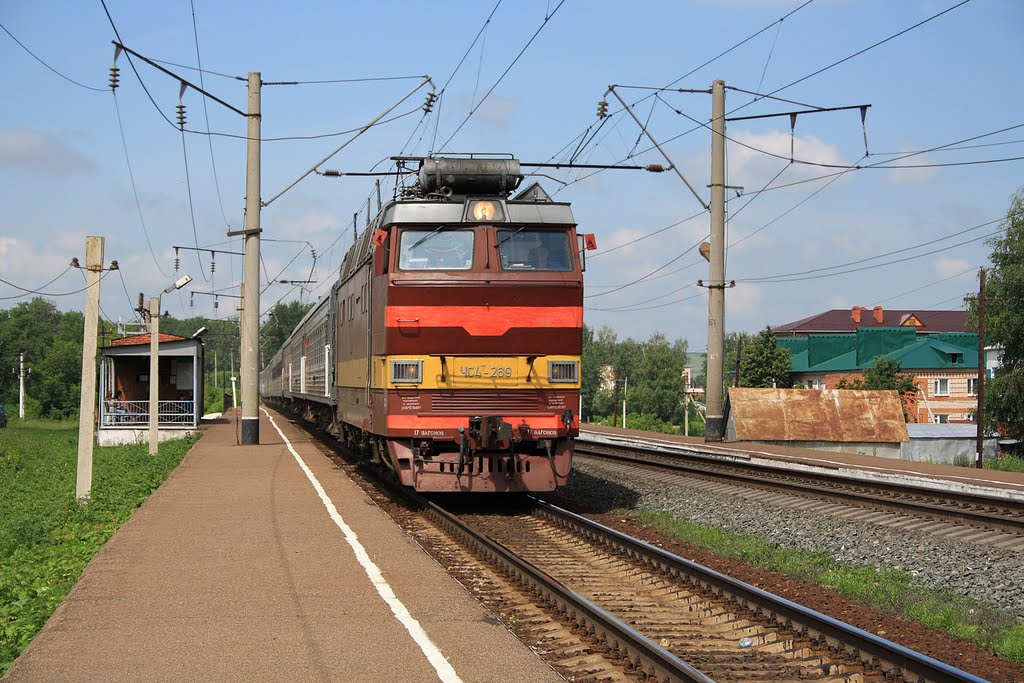 Электровоз ЧС4Т-269 на о.п. Братьев Комаровых, перегон Кукмор - Коинсар, Горьковская ЖД, Республика Татарстан. Фото сделано 26.06.2011, 11:07