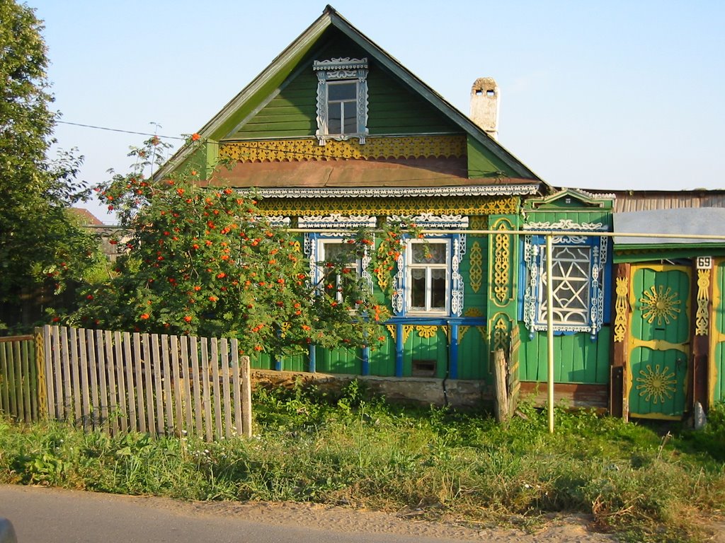 Laishevo, nice house at the road