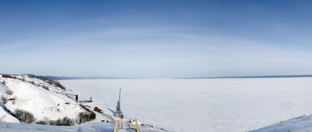Зимняя панорама Волги с Вшихи.