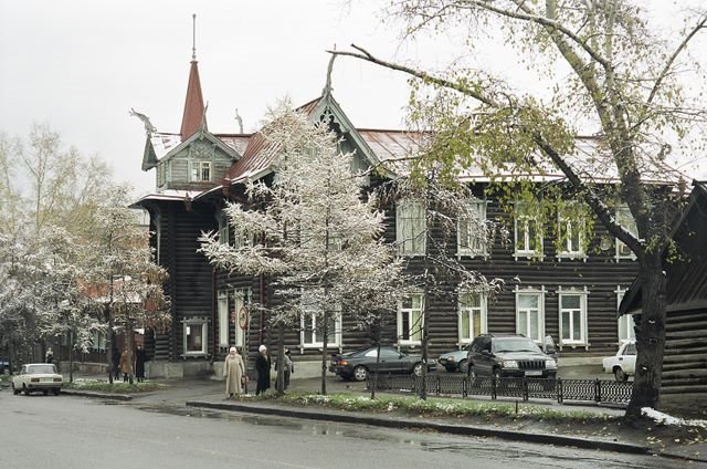 ligna domo en Tomsk