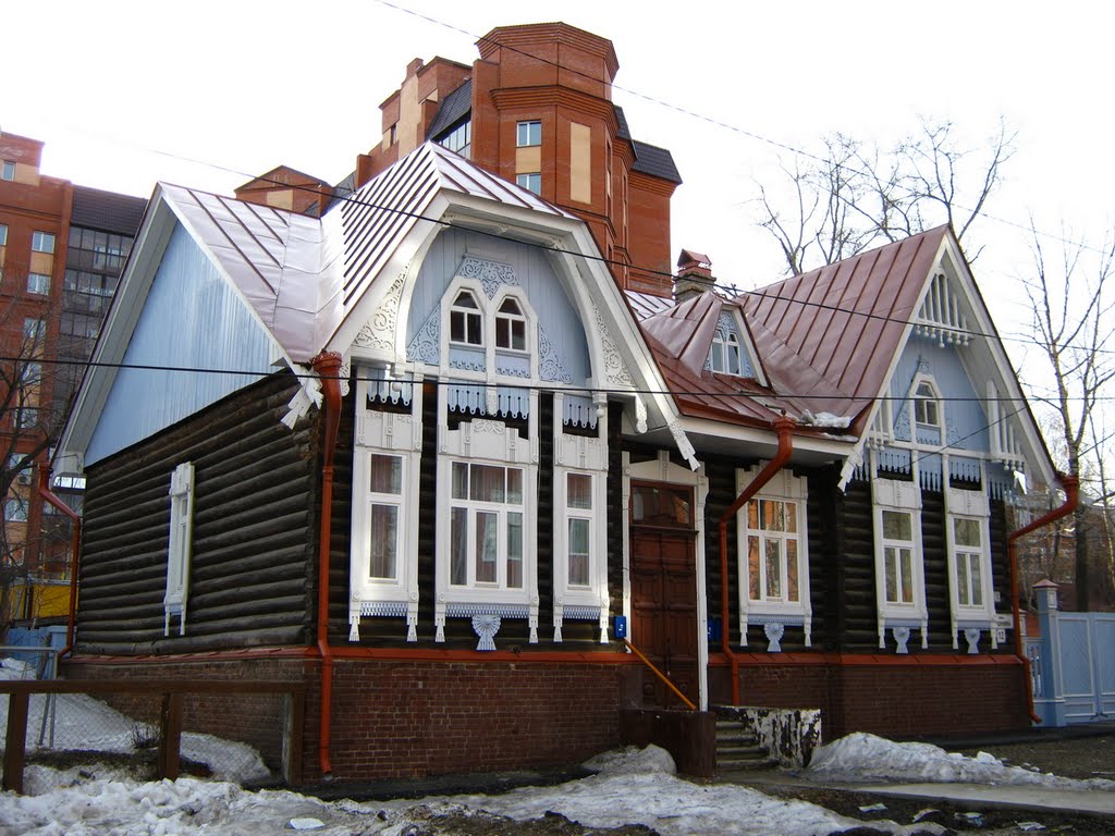 Деревянная архитектура Томска. ул.Вершинина 12 (апрель 2011г.)
