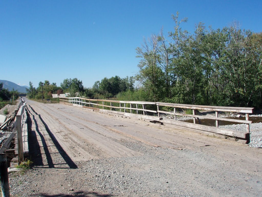 Road bridge above Durgen River
