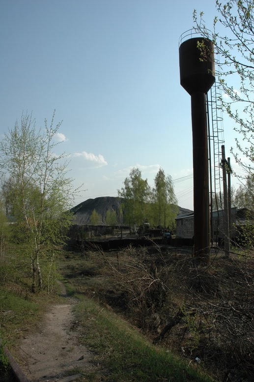 Водонапорная башня у шахты