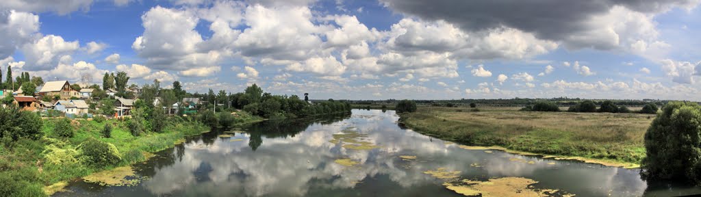 г. Ефремов, река Красивая Меча (панорама с моста)