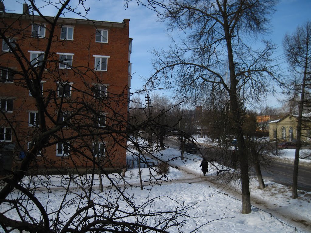 11.03.2013.улица Гагарина и дом 16.