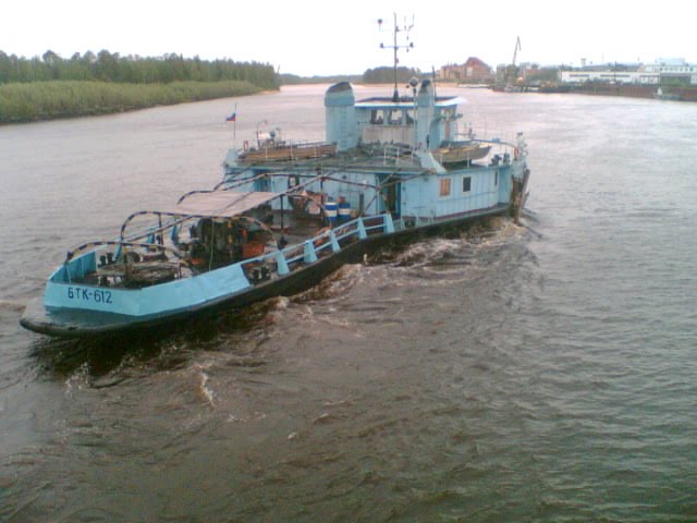 Буксир БТК-612 на р. Казым 2005г.