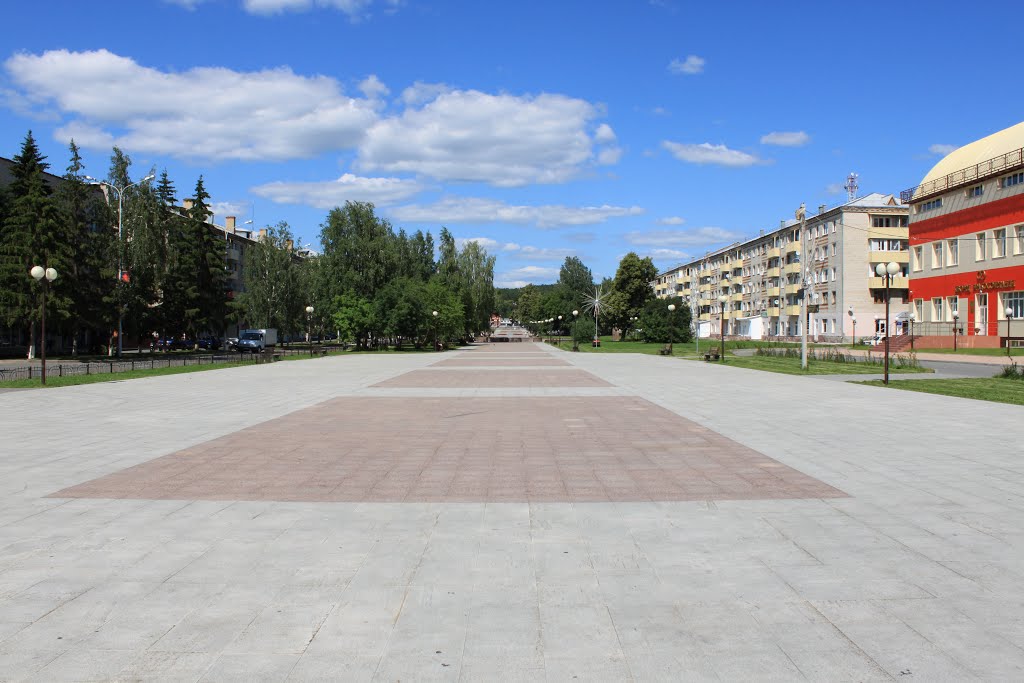 Заводоуковск, центральная площадь. Zavodoukovsk, central square