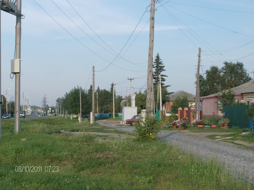 На углу возле автовокзала