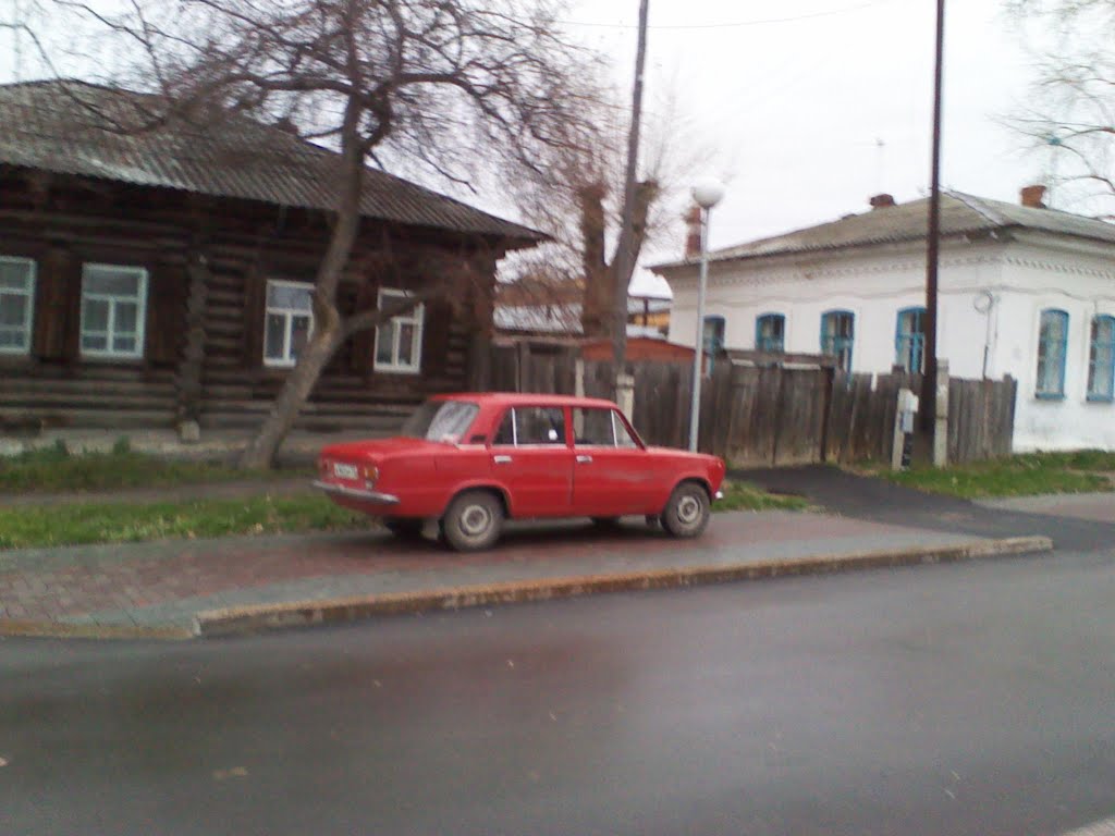 Город Ишим тюменской области.  Дом 1А и 1А по улице Пушкина....2012 год.