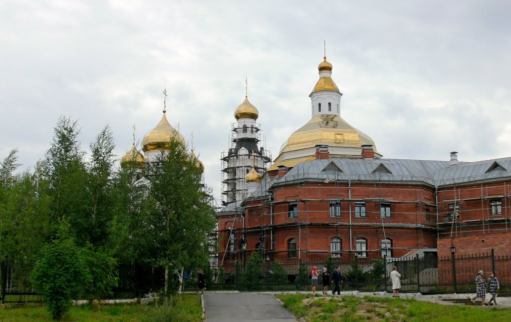 Золотые купола Нефтеюганска