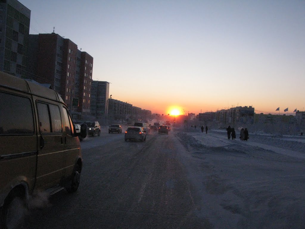 ► Последний лучи солнца на ул.Советской.  *