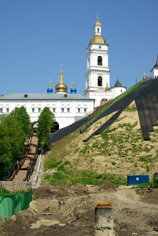 Вид на Прямской (Софийский) взвоз, Рентерею с Дмитровскими воротами и Соборную колокольню / View of Prjamsky (Sofia) slope, the Renterei with Dmitrovsky gate and the Cathedral belltower (14/06/2008)