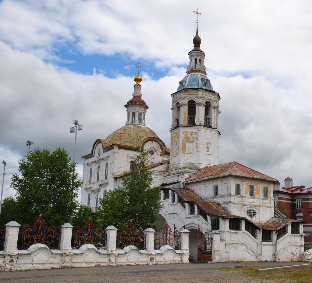 Храм Архангела Михаила, заложен в 1745г., освящен в 1759г.