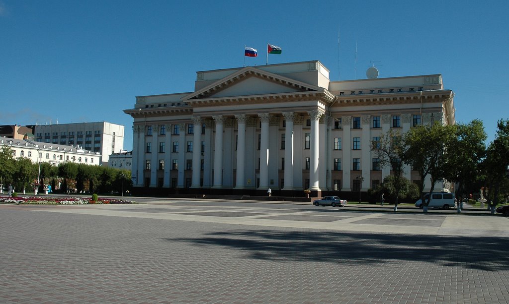 Тюмень. Дом правительства области.